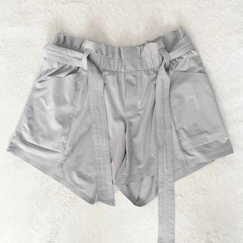 Athleta Skyline Paper Bag Belted Shorts Womens 6 Gray‎